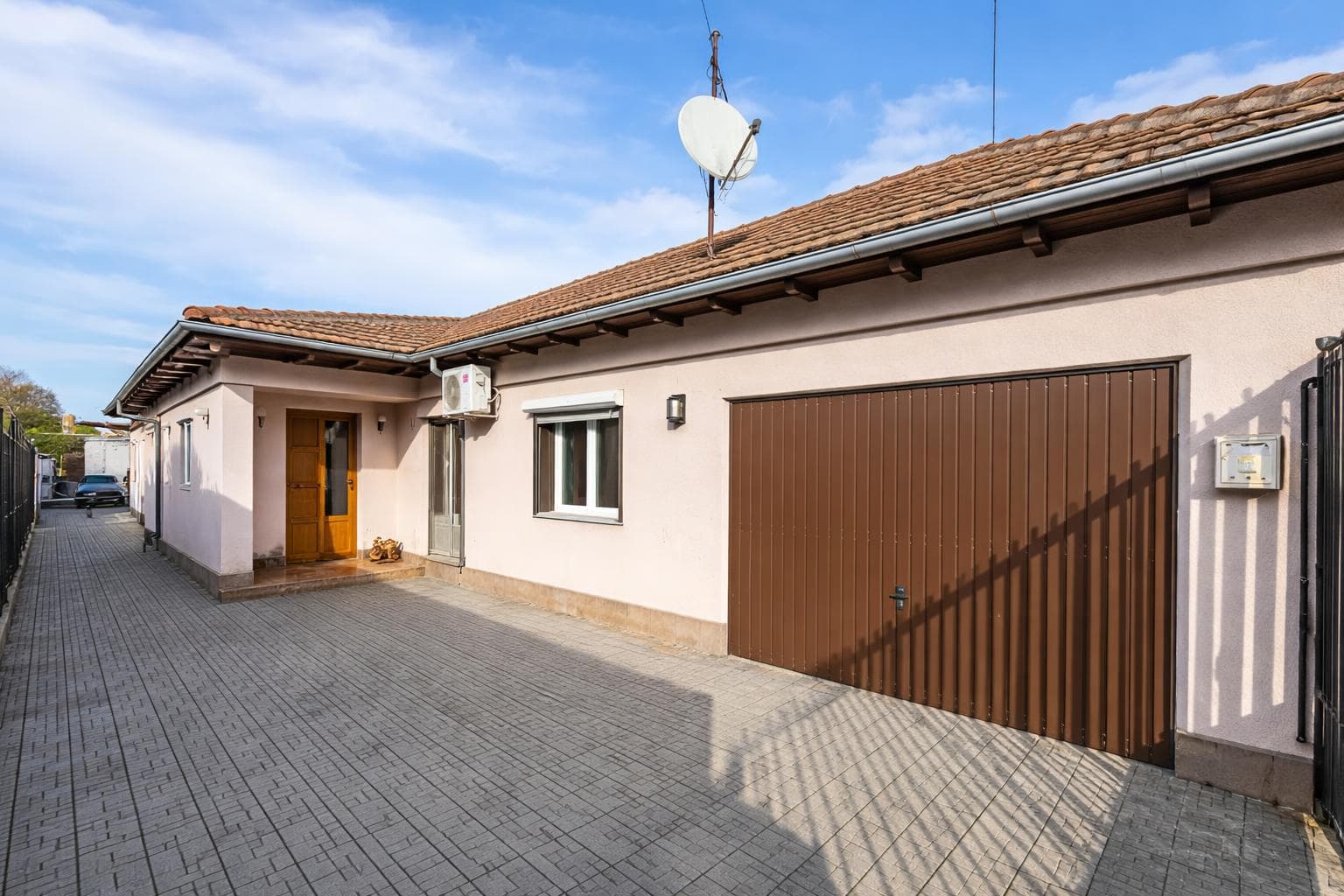 CASA COCHETA IN INIMA ORASULUI OVIDIU LANGA PRIMARIE - 2