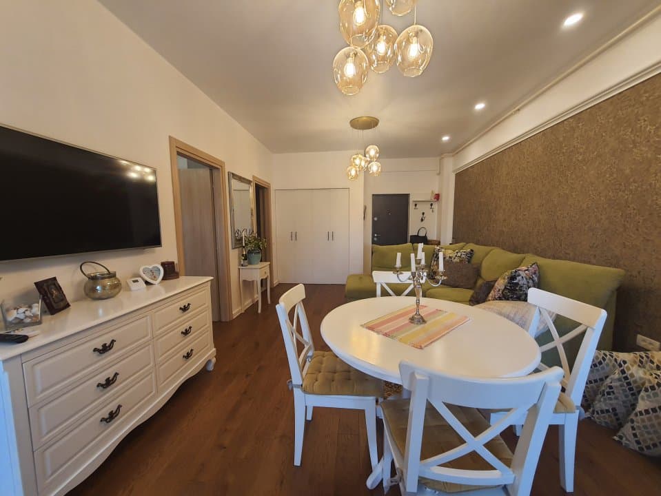 MAMAIA-PLAJA AZIMUTH-APARTAMENT 2 CAMERE LUX 50 M PANA LA PLAJA LOC PARCARE