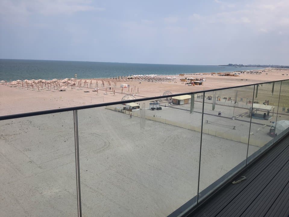 Descoperă un nou stil de viață la malul mării! Apartament 2 camere frontal mare