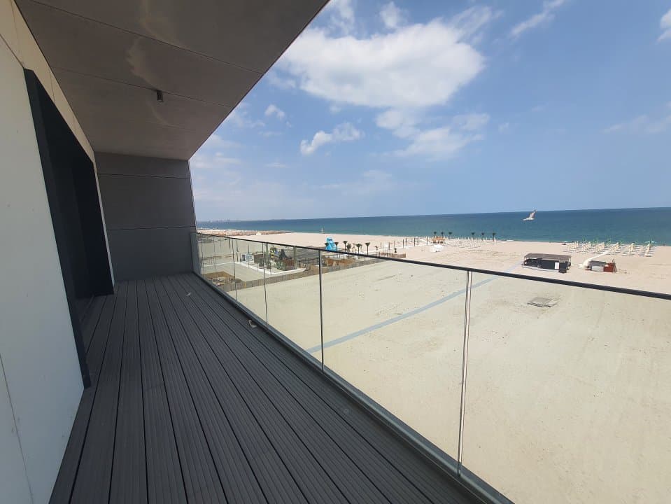 Descoperă un nou stil de viață la malul mării! Apartament 2 camere frontal mare - 2