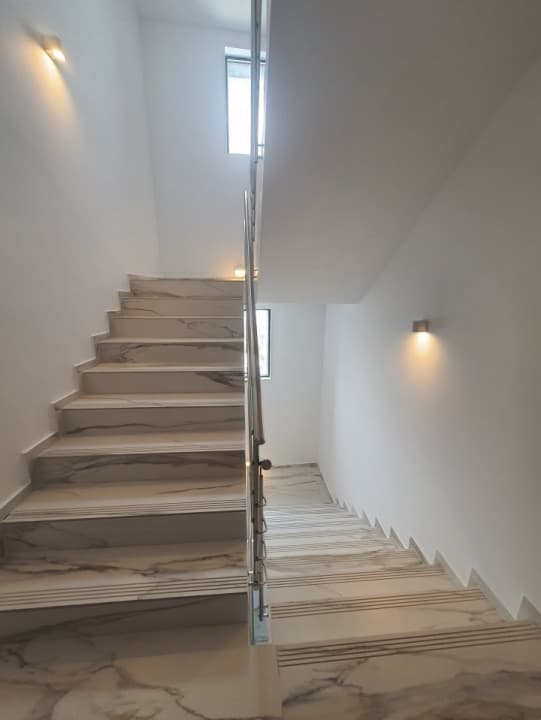 Descoperă un nou stil de viață la malul mării! Apartament 2 camere frontal mare - 16