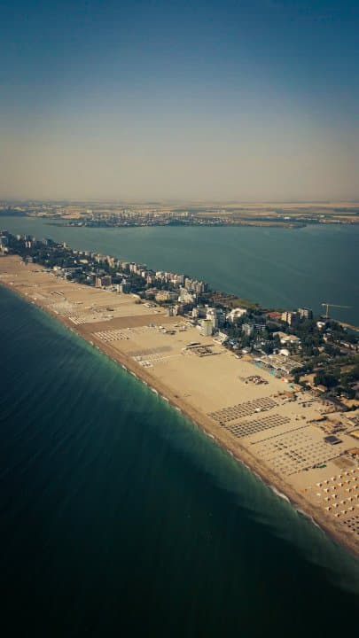 Descoperă un nou stil de viață la malul mării! Apartament 2 camere frontal mare - 17