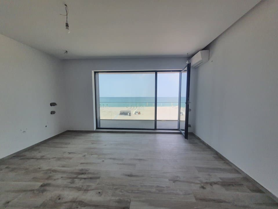 Descoperă un nou stil de viață la malul mării! Apartament 2 camere frontal mare - 10