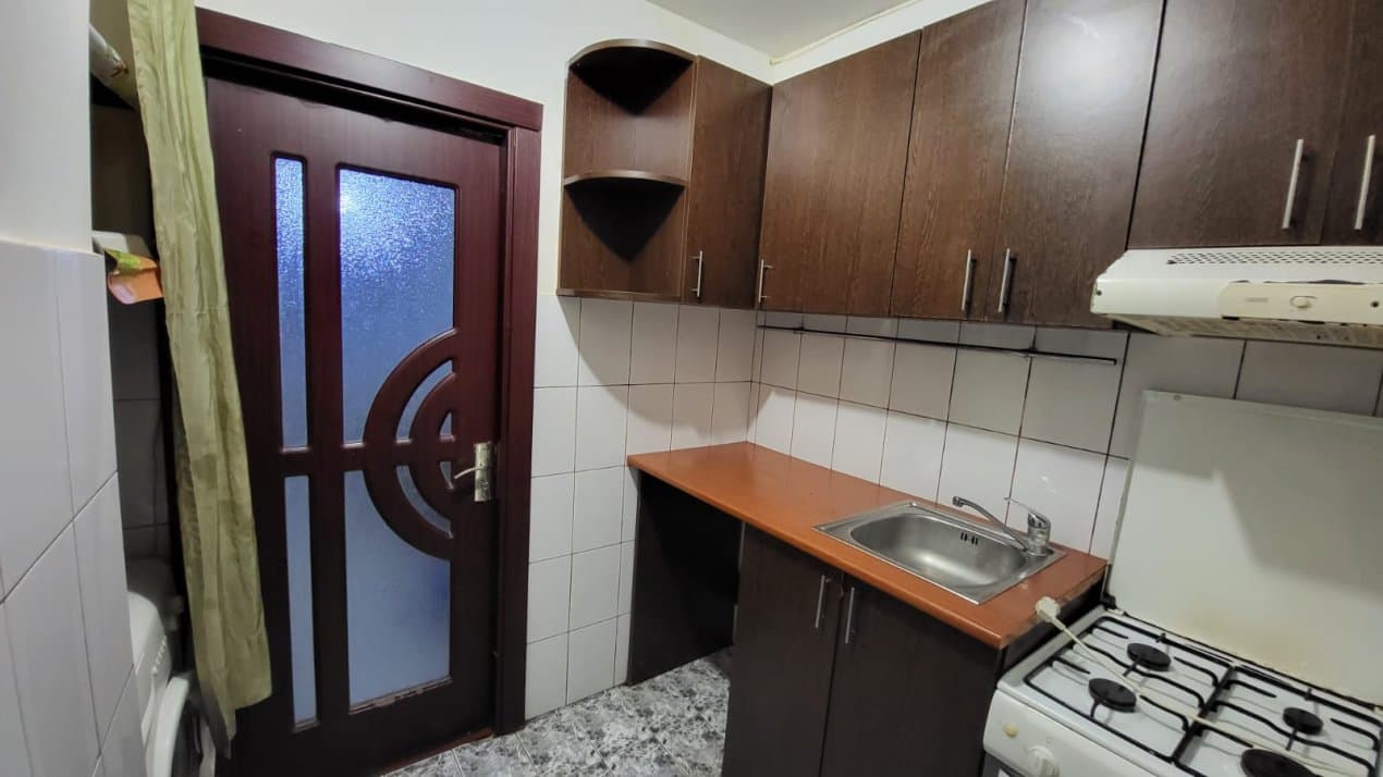 CET-GARSONIERA MOBILATA ETAJ 1 LANGA PIATA - 3