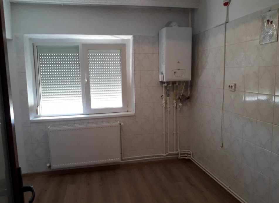 Apartament 3 Camere - Institutul De Marina - Centrala Pe Gaze - Liber - 3