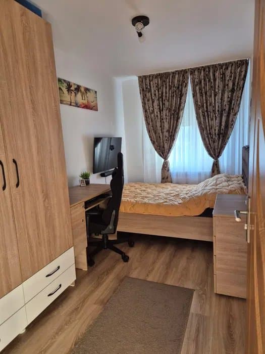 Apartament 4 Camere - Casa De Cultura - Rulouri Exterioare - Centrala Gaze - 3