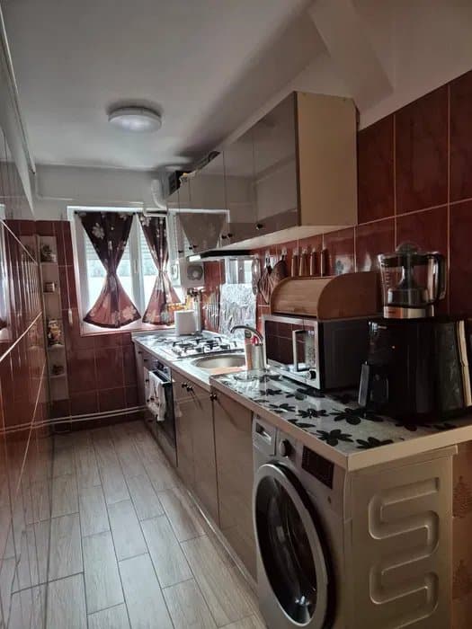 Apartament 4 Camere - Casa De Cultura - Rulouri Exterioare - Centrala Gaze - 4