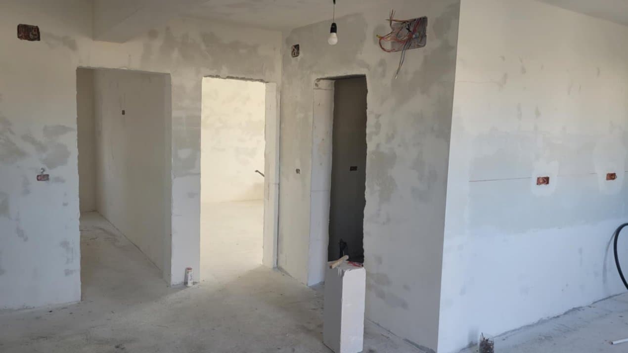 Casa 3 Camere - Valu Lui Traian - Teren 249 Mp - 3