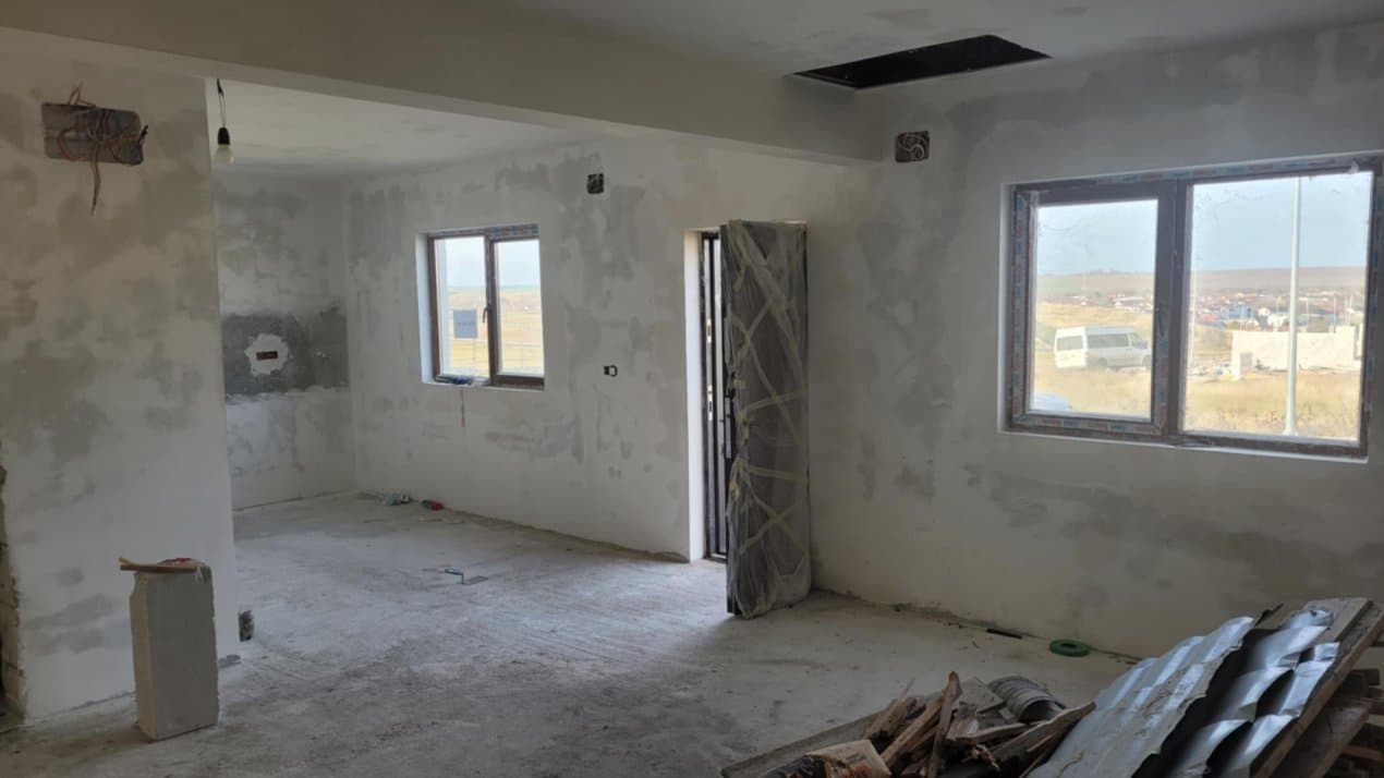 Casa 3 Camere - Valu Lui Traian - Teren 249 Mp - 5