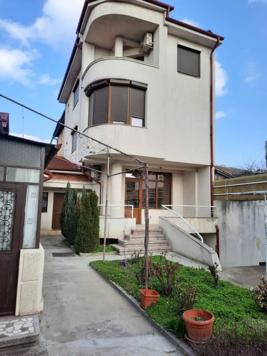 Proprietate Deosebita - 3 Corpuri - Pozitionare Centrala - Ideal Investitie