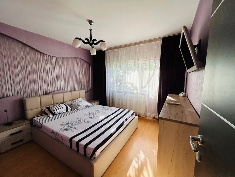 GARA-APARTAMENT CU 3 CAMERE-DECOMANDAT-CENTRALA GAZE ETAJ 2 - 2