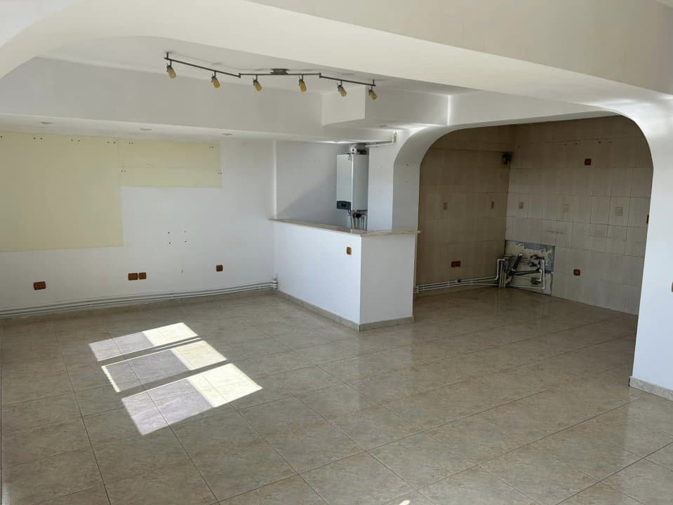 Apartament 3 Camere - Zona Far - Liber - Centrala Pe Gaze - 3