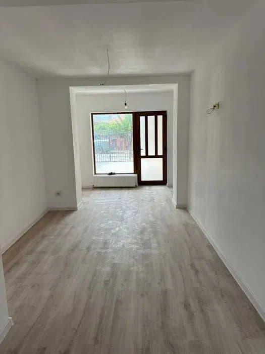 MEDEEA-Casa 3 Camere - Renovata Integral - Centrala Pe Gaze - 2