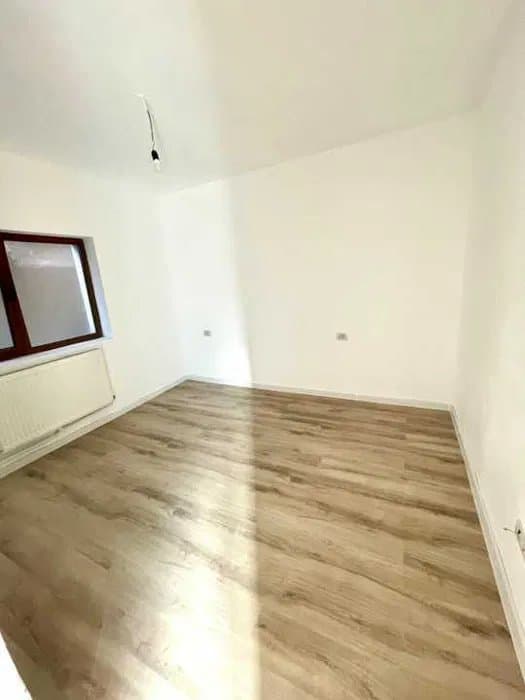 MEDEEA-Casa 3 Camere - Renovata Integral - Centrala Pe Gaze - 3