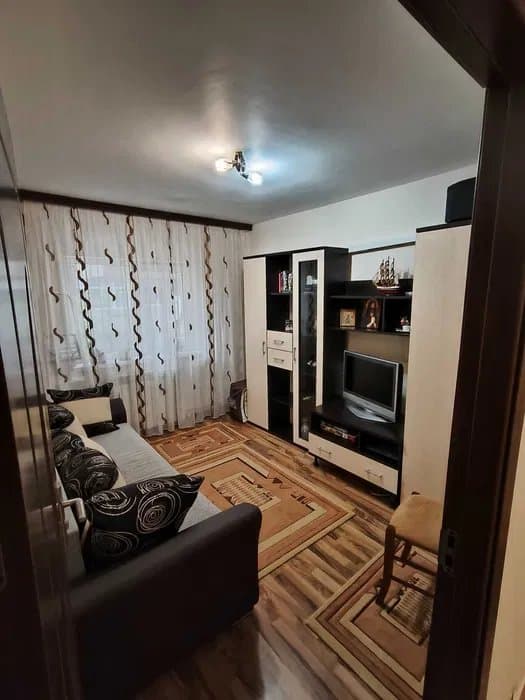 Apartament 3 Camere - Km 5 - Etaj 1 - Mobilat - Centrala Gaze - 2