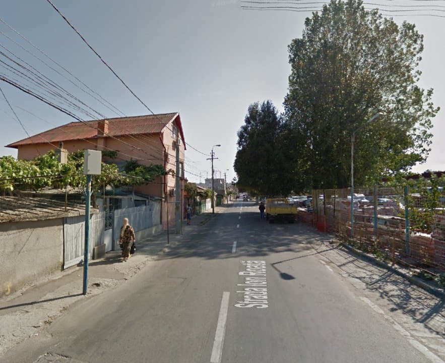 Casa Demolabila/Renovabila - Teren 260 Mp - Zona  Coiciu  - Brick - 2