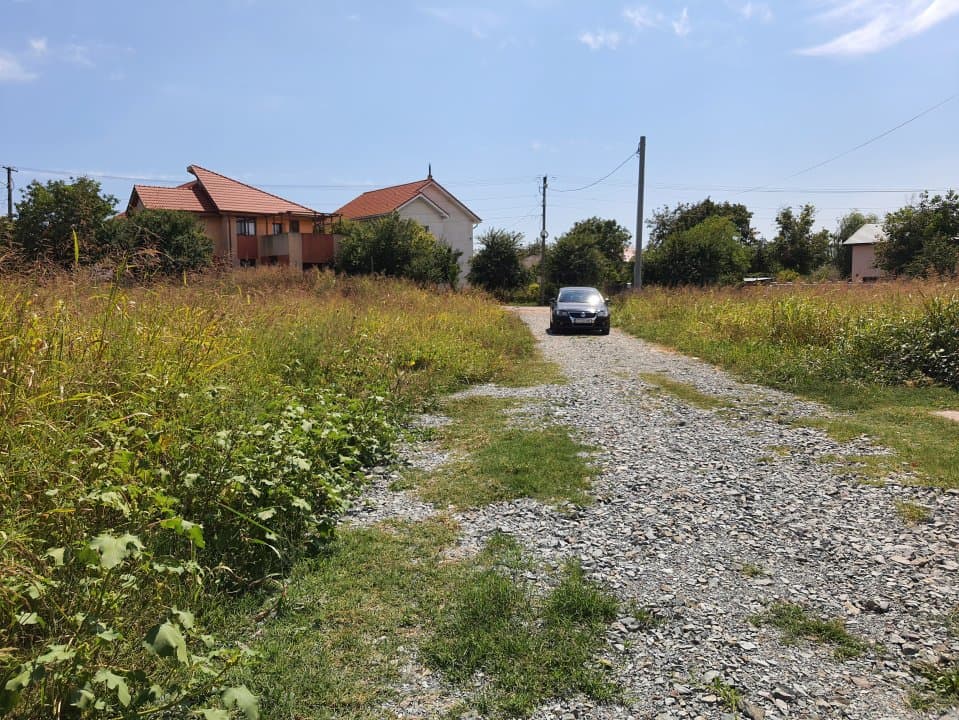 TECHIRGHIOL-TEREN INTRAVILAN 400 mp IN LOCALITATE ZONA  LOCUITA CU UTILITATI - 4