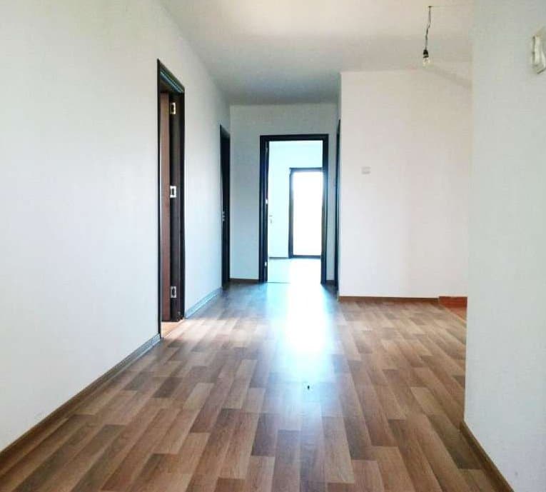 Vila S+P+E+Pod Circulabil - Tuzla - Teren 817 Mp - Gaze La Poarta - 4