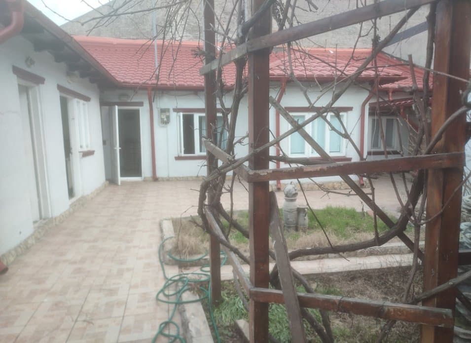 Casa 3 Camere - Zona Tomis II - Garaj - Centrala Pe Gaze