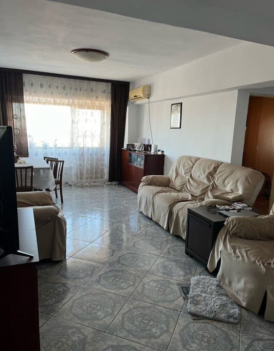 Apartament 4 Camere - Poarta 6 - Etaj Intermediar - Mobilat - Gaze La Usa