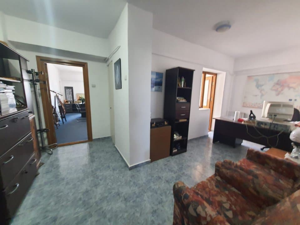 Apartament 2 Camere - Zona Gara - Etaj Intermediar - Vedere Spre Port - 6