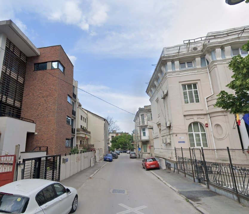 Casa Interbelica 4 Camere  - Zona Peninsula - Ideal Investitie