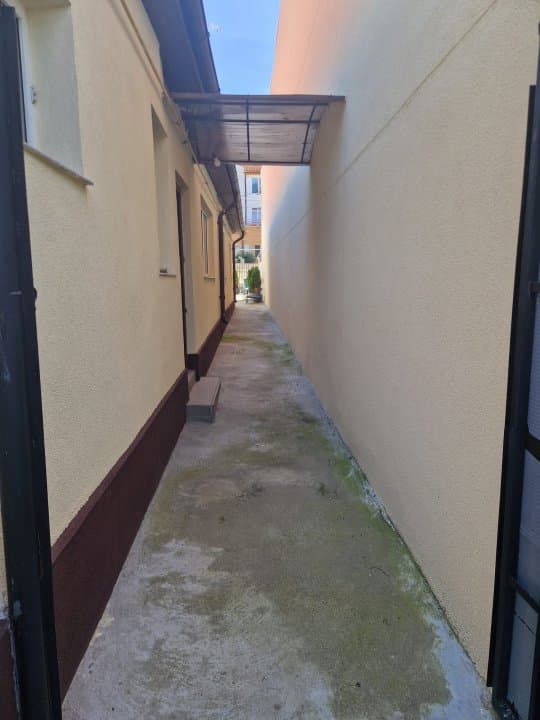 Casa 3 Camere - Zona Stadion - Teren 300 Mp - Acoperis Nou - 2