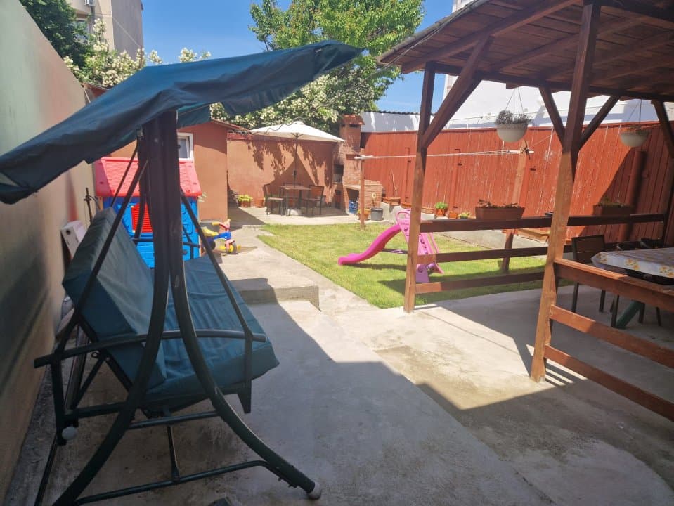 Casa 3 Camere - Zona Stadion - Teren 300 Mp - Acoperis Nou - 7