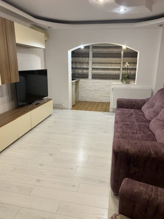 Apartament 3 Camere - Zona Far - Etaj 3 - Renovat - Mobilat Complet - 2