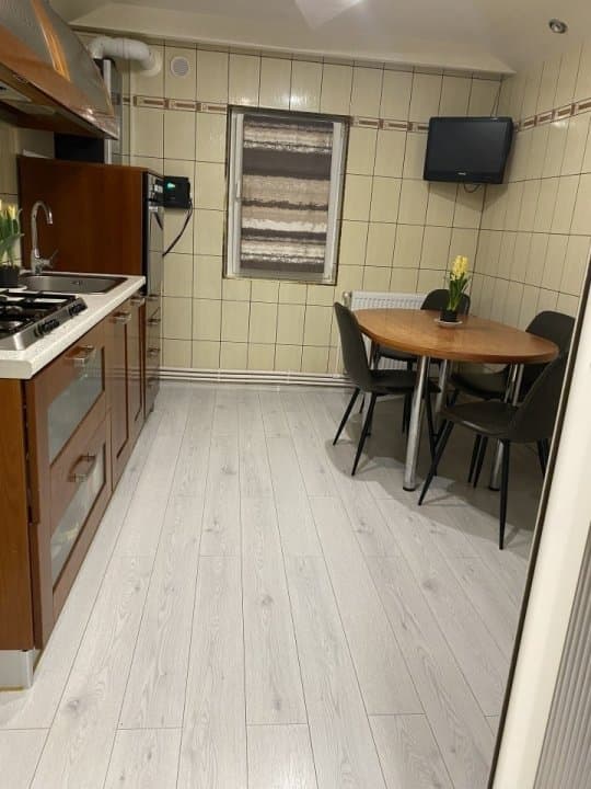 Apartament 3 Camere - Zona Far - Etaj 3 - Renovat - Mobilat Complet - 9