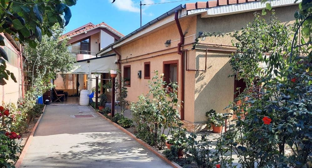 Poprietate Compusa Din 2 Case - Zona Coiciu - Teren 505 - 2 Centrale Pe Gaze - 2