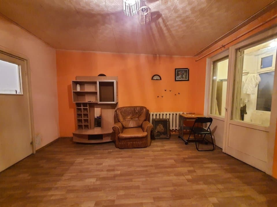 FAR KM-4 GARSONIERA SPATIOASA BLOC STRADAL - 4