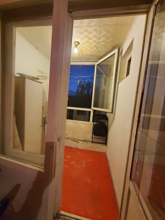 FAR KM-4 GARSONIERA SPATIOASA BLOC STRADAL - 5