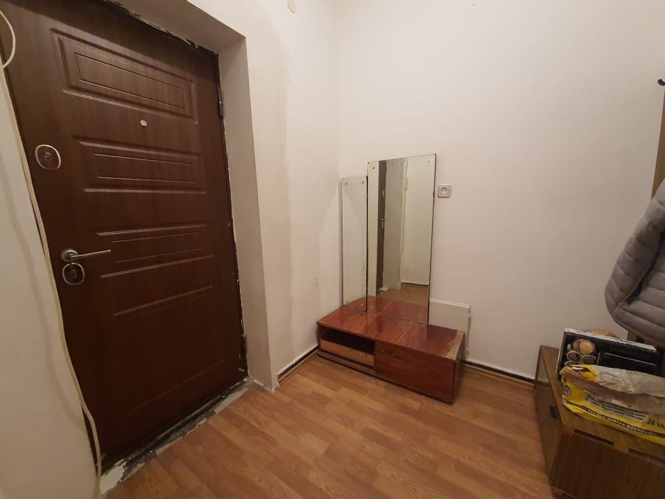 FAR KM-4 GARSONIERA SPATIOASA BLOC STRADAL - 9