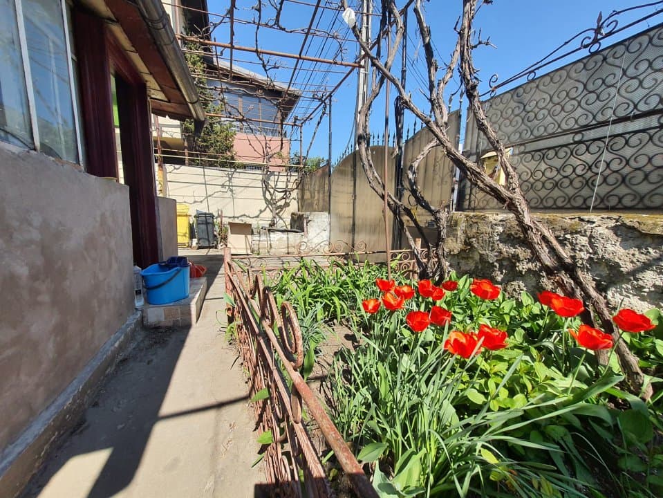 Casa 3 Camere - Teren 496 Mp - Zona Inel II - Renovata - Centrala Pe Gaze -Garaj - 4