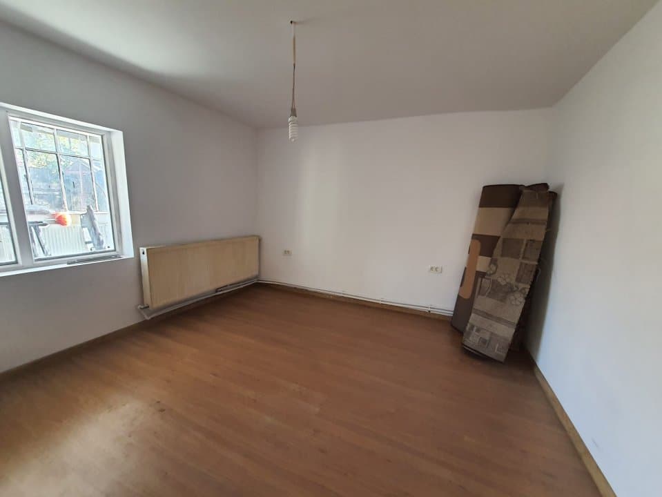 Casa 3 Camere - Teren 496 Mp - Zona Inel II - Renovata - Centrala Pe Gaze -Garaj - 9