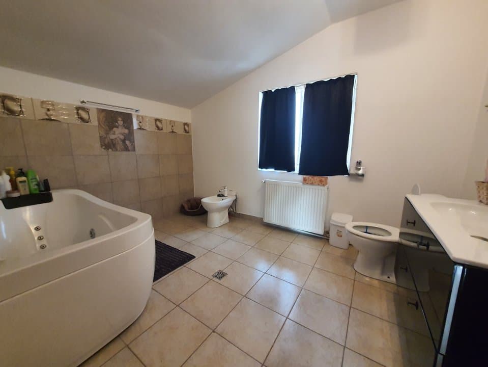 Casa P+M - Agigea - Teren 350 Mp - Centrala Pe Gaze Noua - Semineu Modern - 16