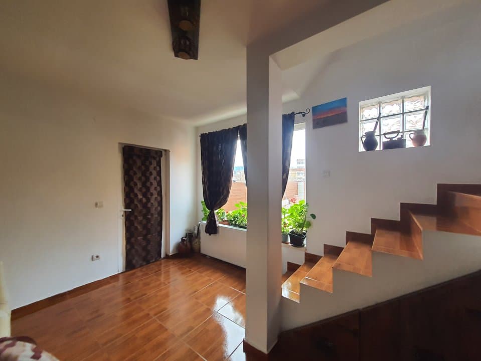 Casa P+M - Agigea - Teren 350 Mp - Centrala Pe Gaze Noua - Semineu Modern - 4