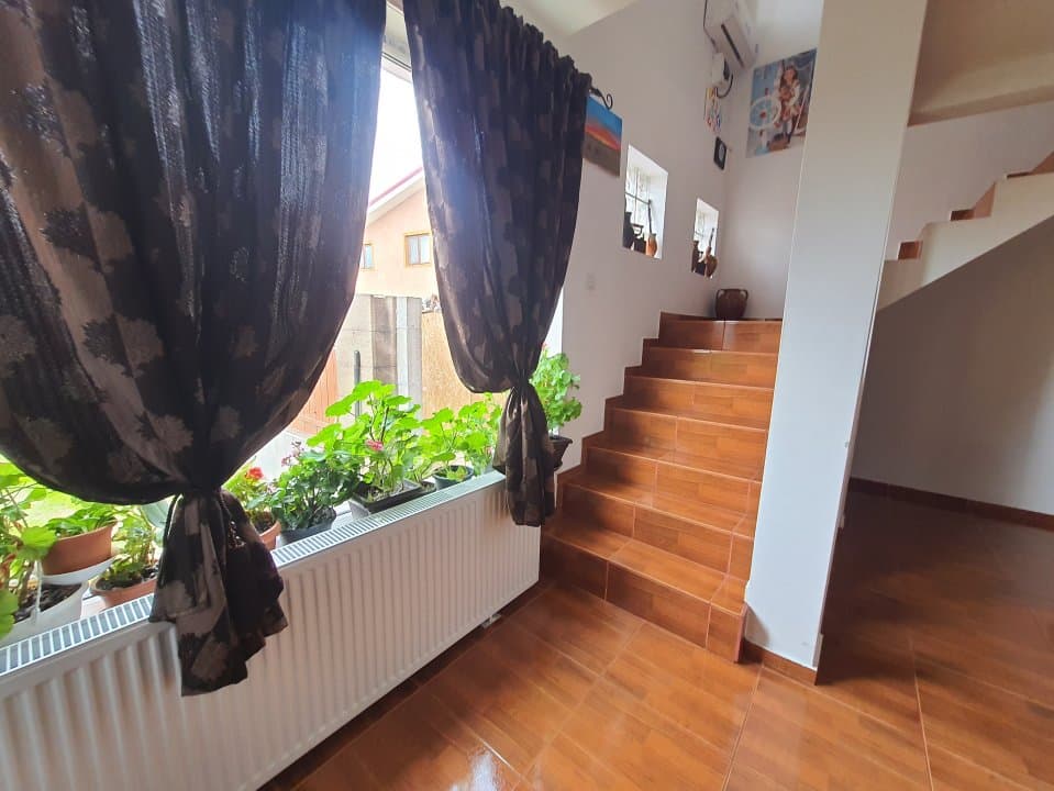 Casa P+M - Agigea - Teren 350 Mp - Centrala Pe Gaze Noua - Semineu Modern - 6