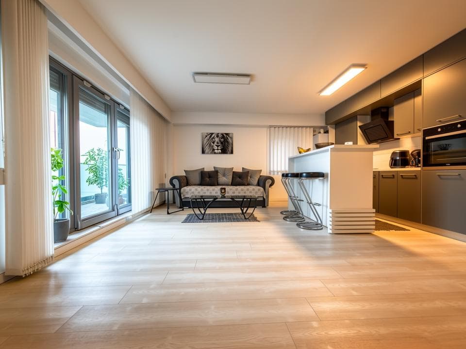 Apartament Modern - Vedere Frontala La Mare - Totul Nou ! - 3