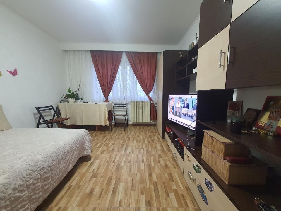 POARTA 6 - GARSONIEREA INCADRATA ETAJ INTERMEDIAR