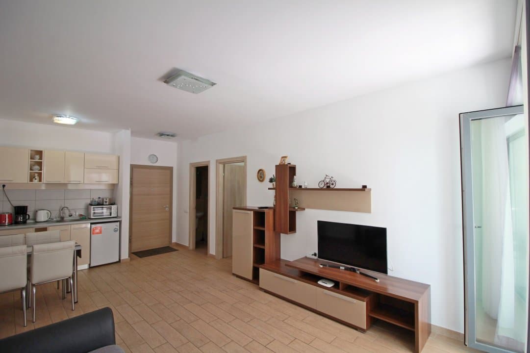 Apartament 2 camere, Mamaia Nord, etaj 2, bloc nou cu balcon generos - 8