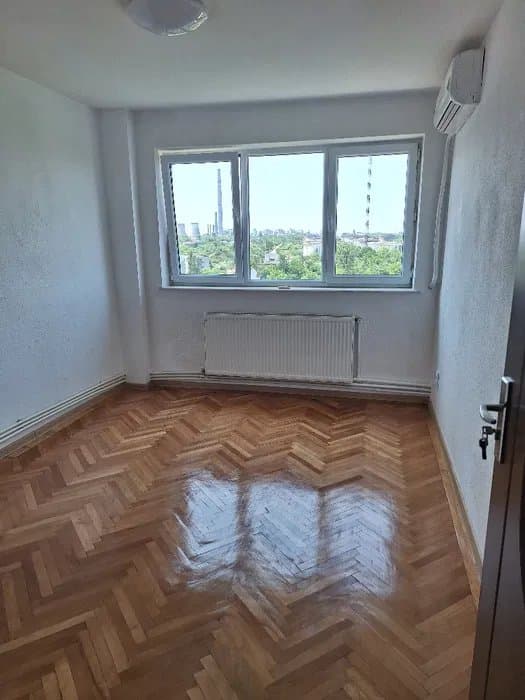 Apartament 3 camere, Gara, etaj 8/10, decomandat, 75 mp utili