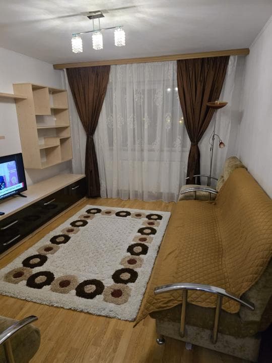 INEL II-SCOALA 8 APARTAMENT CU 3 CAMERE CENTRALA PE GAZE