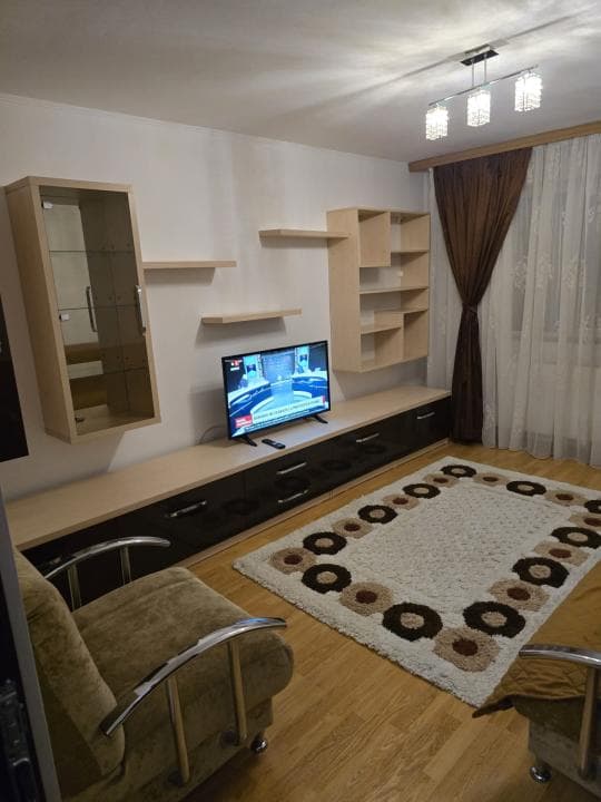 INEL II-SCOALA 8 APARTAMENT CU 3 CAMERE CENTRALA PE GAZE - 2