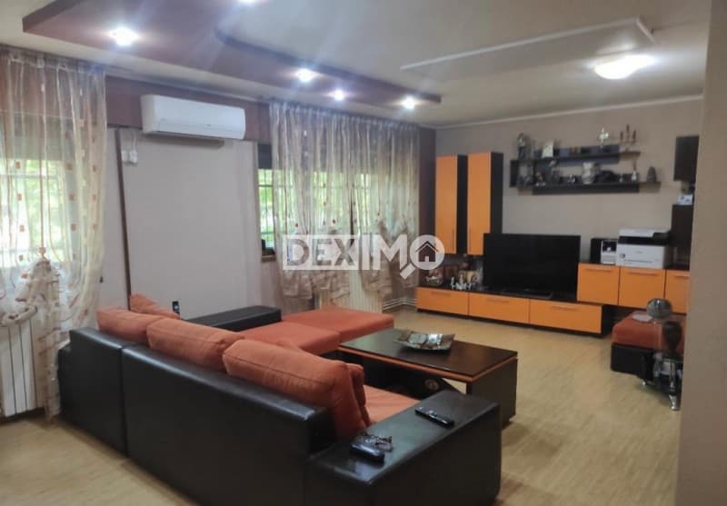 GARA - APARTAMENT CU 3 CAMERE ULTRASPATIOS CENTRALA GAZE