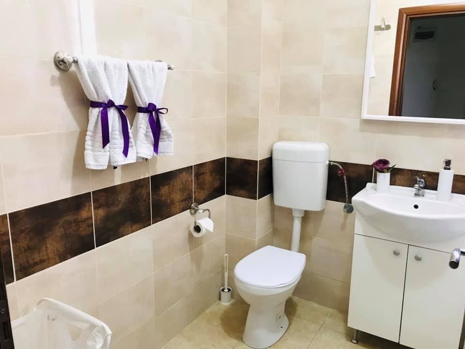 Apartament Cu Curte - La Doi Pasi De Plaja - Loc Parcare ! - 17