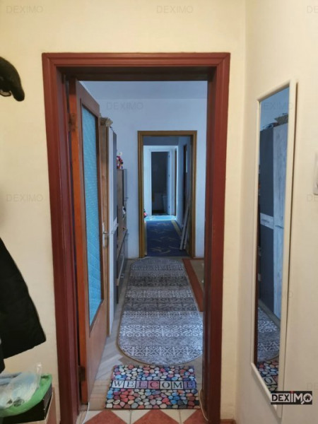 Apartament 3 Camere Semidecomandate - Zona Tomis III - Etaj 1 - Gaze La Aragaz