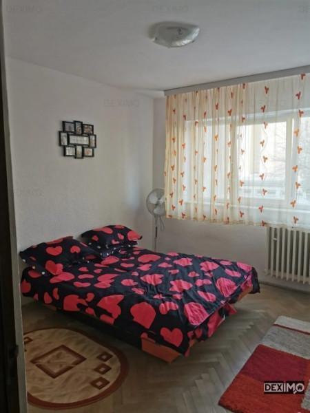 Apartament 3 Camere Semidecomandate - Zona Tomis III - Etaj 1 - Gaze La Aragaz