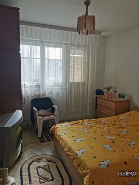 Apartament 3 Camere Semidecomandate - Zona Tomis III - Etaj 1 - Gaze La Aragaz